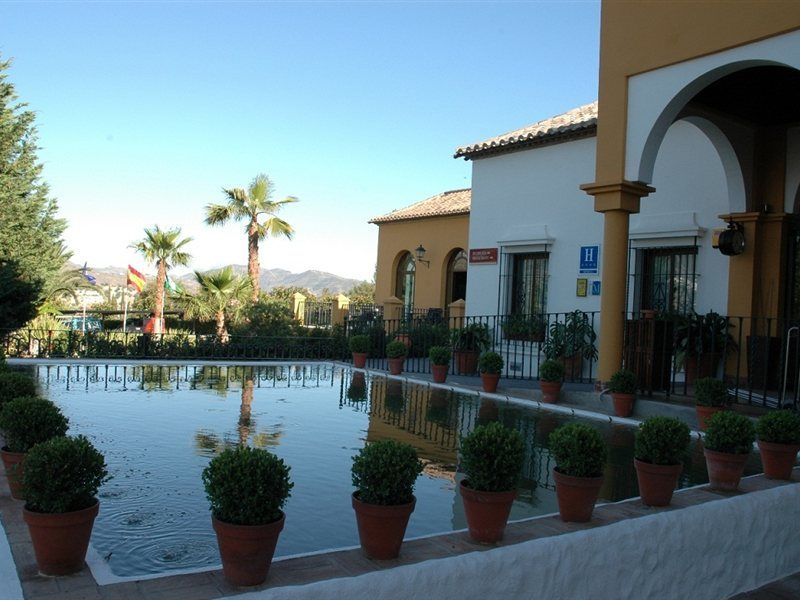 B Bou Hotel La Vinuela & Spa Bagian luar foto